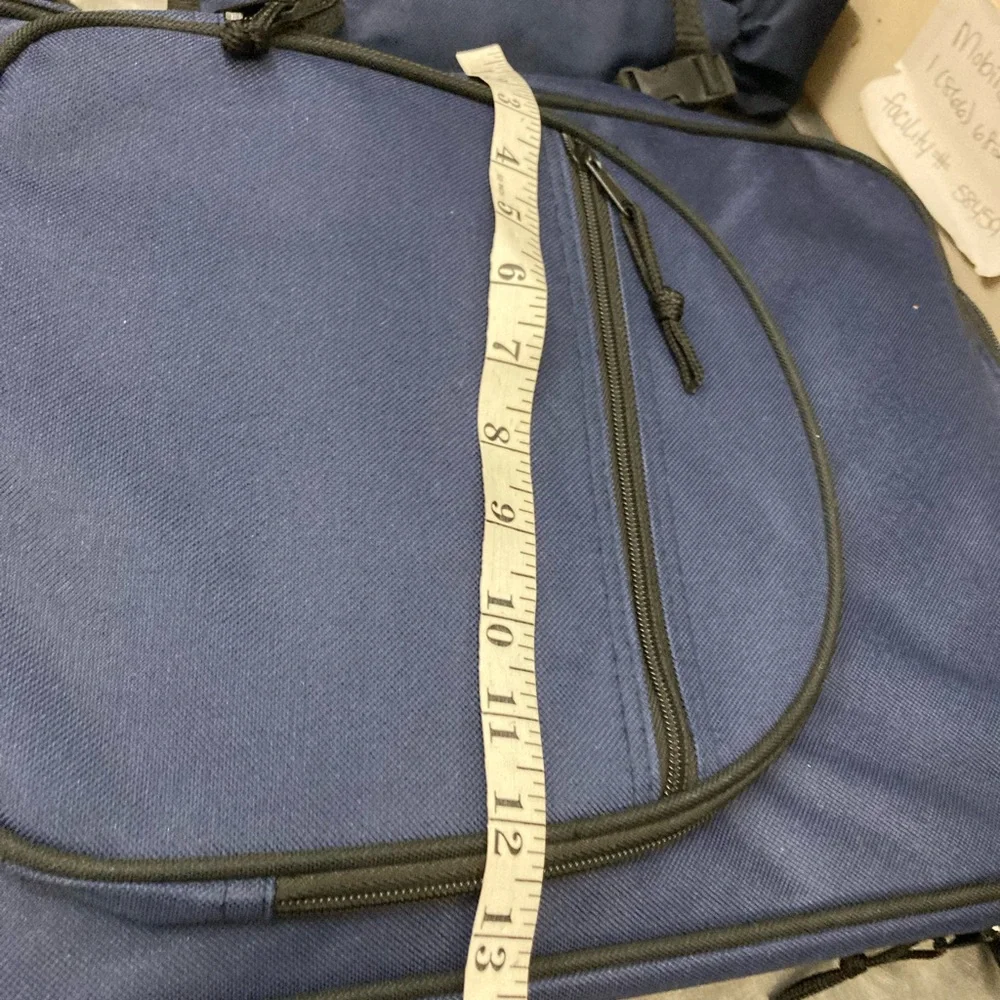 Picnic back pack serves 4